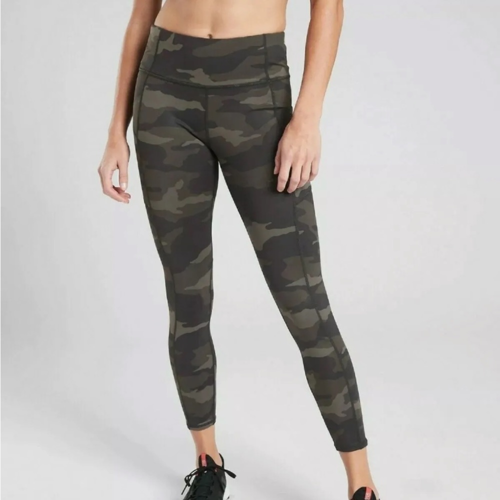 Athleta Camo Contender 7/8 Tight Powerlift Tight